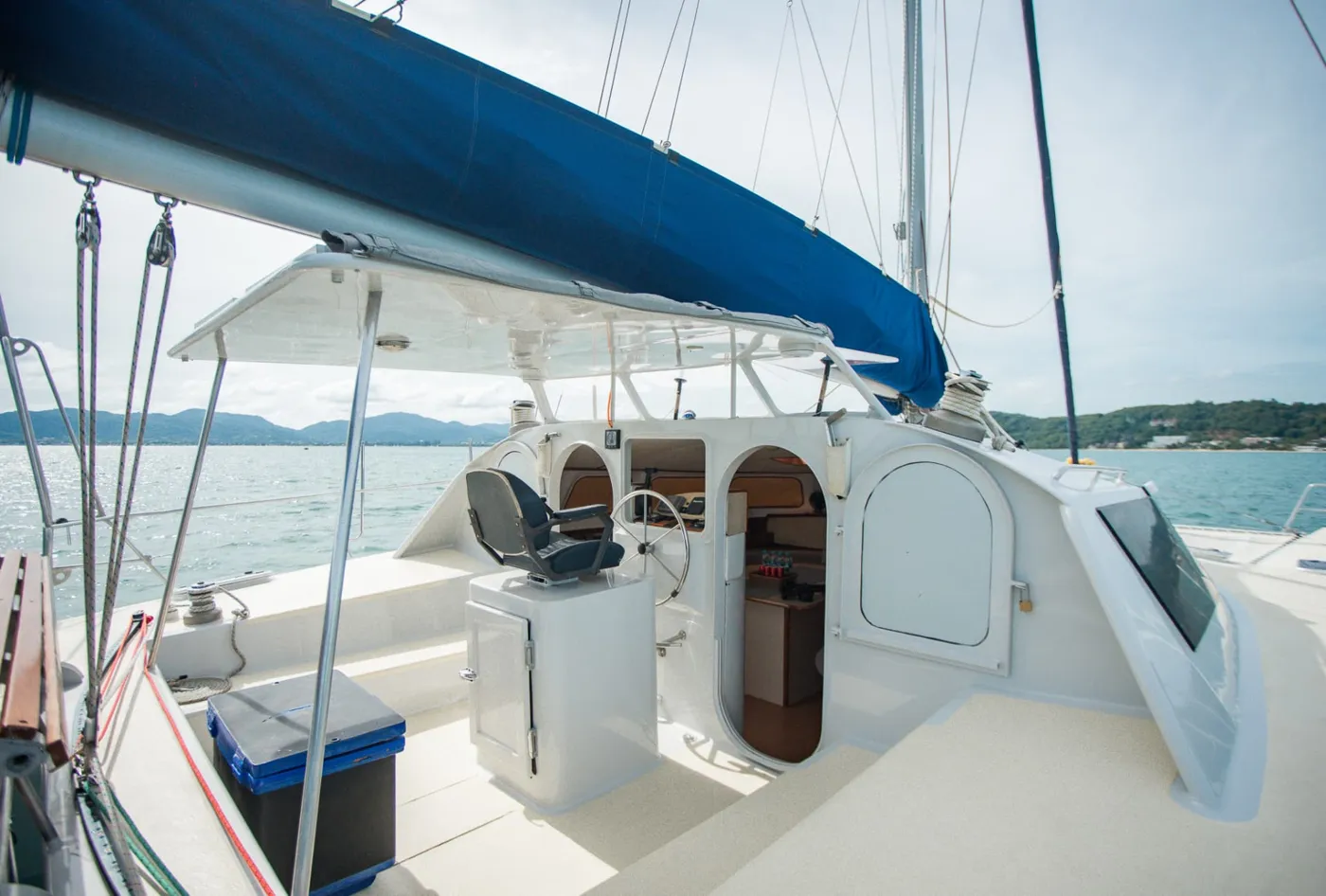 Mumby Sailing Catamaran 48ft photo 6