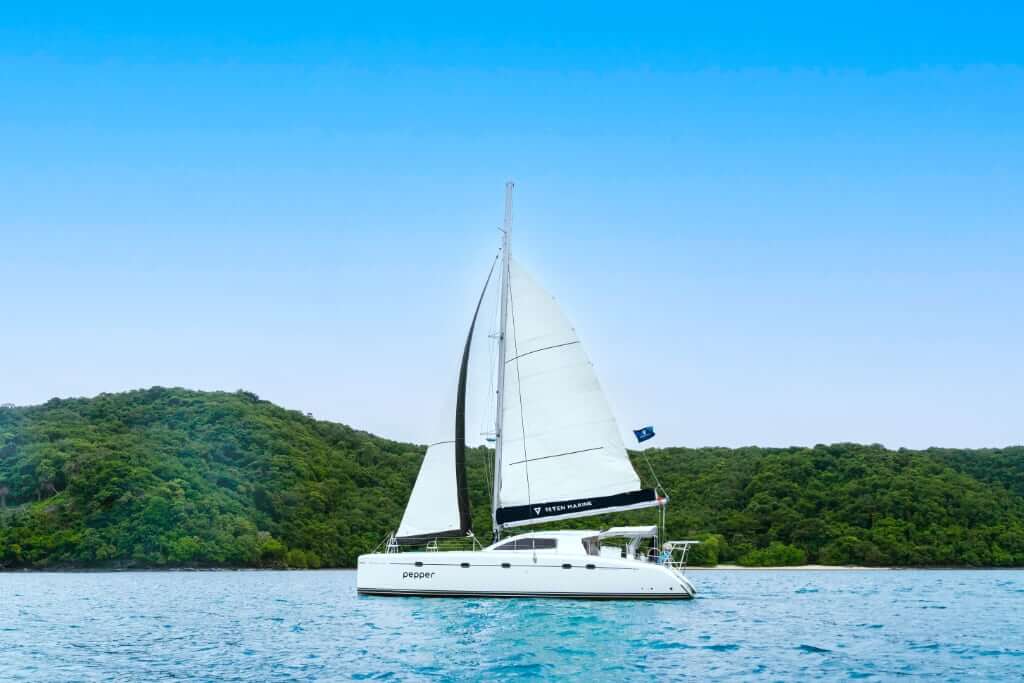 Nautitech Sailing Catamaran 47ft exterior photo