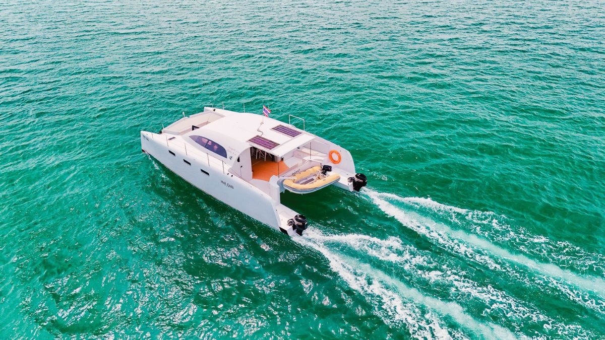 Power Catamaran 38ft exterior photo