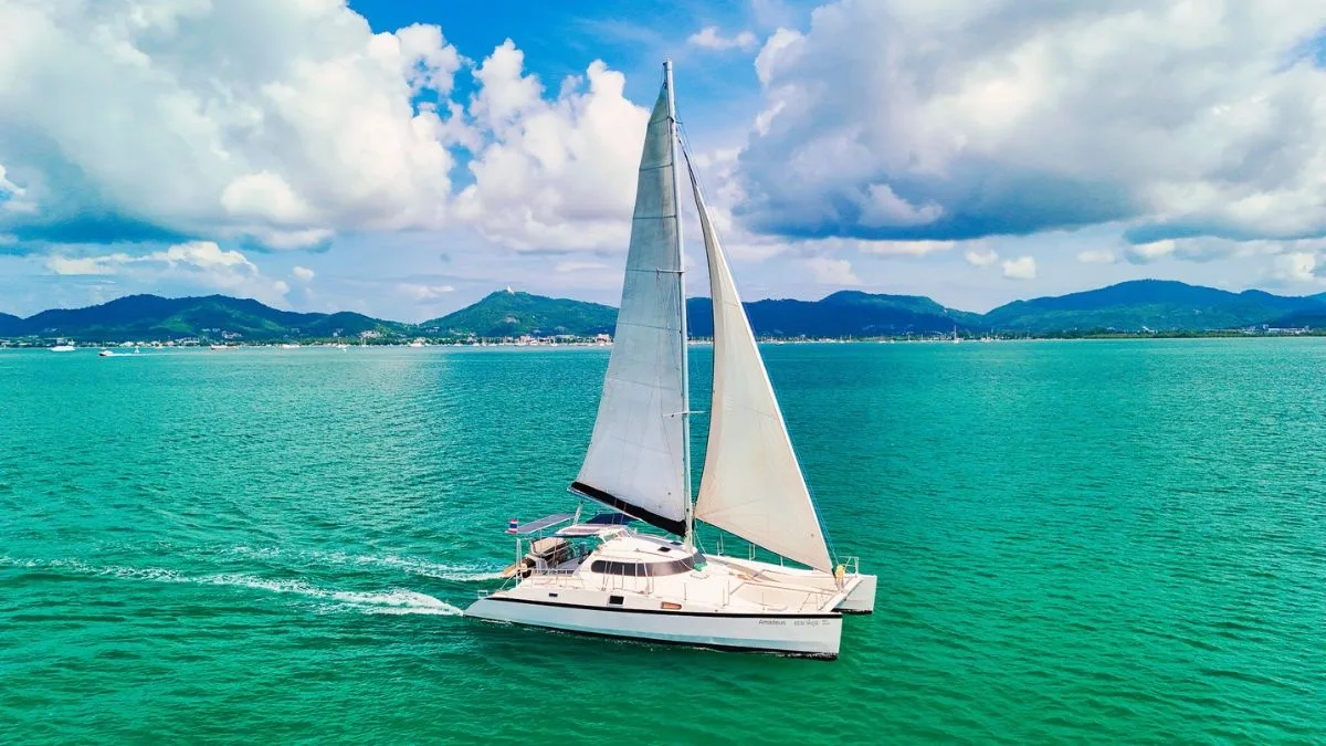 Mumby Sailing Catamaran 48ft photo 10