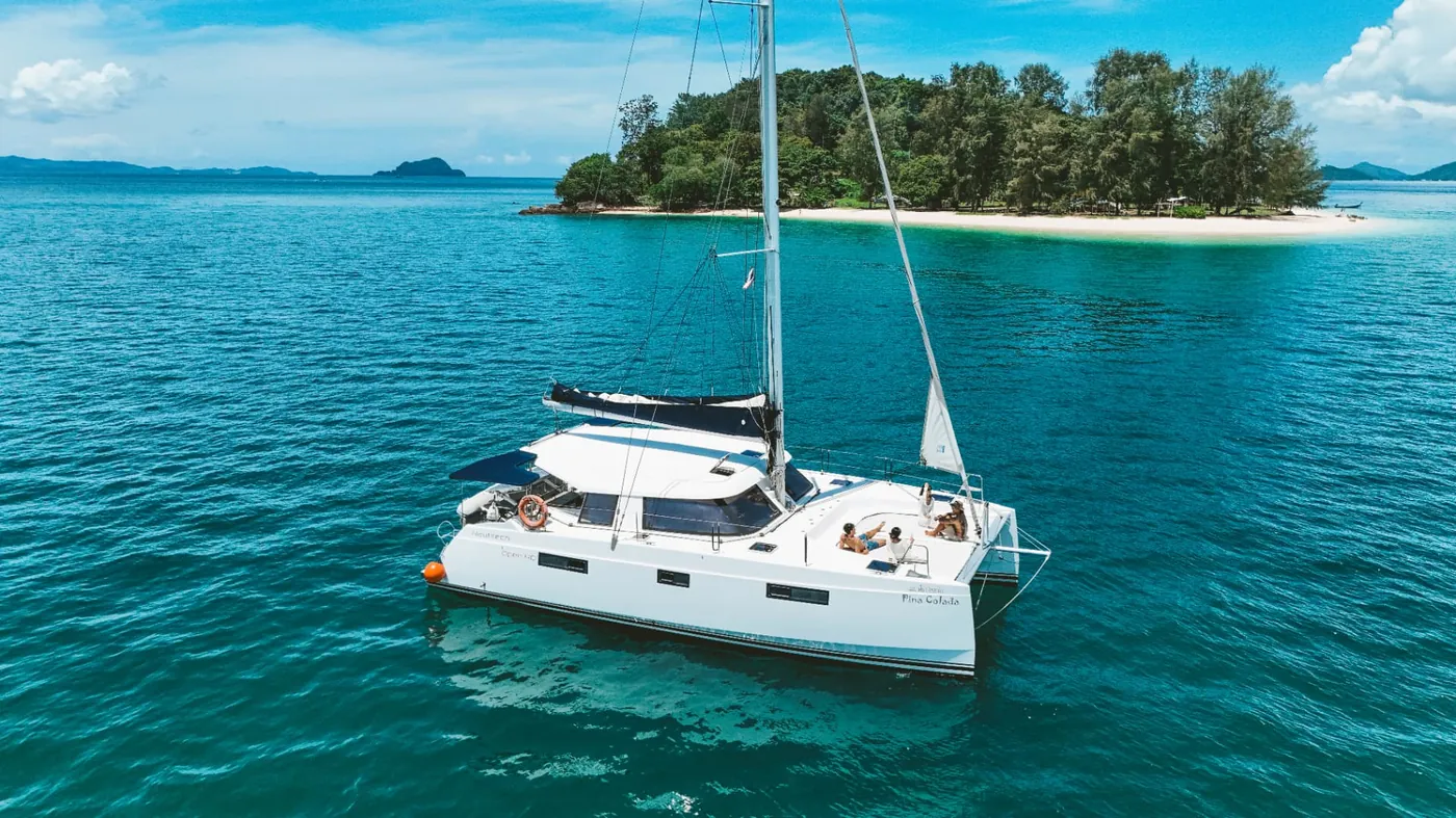 Nautitech Sailing Catamaran 40ft photo 2