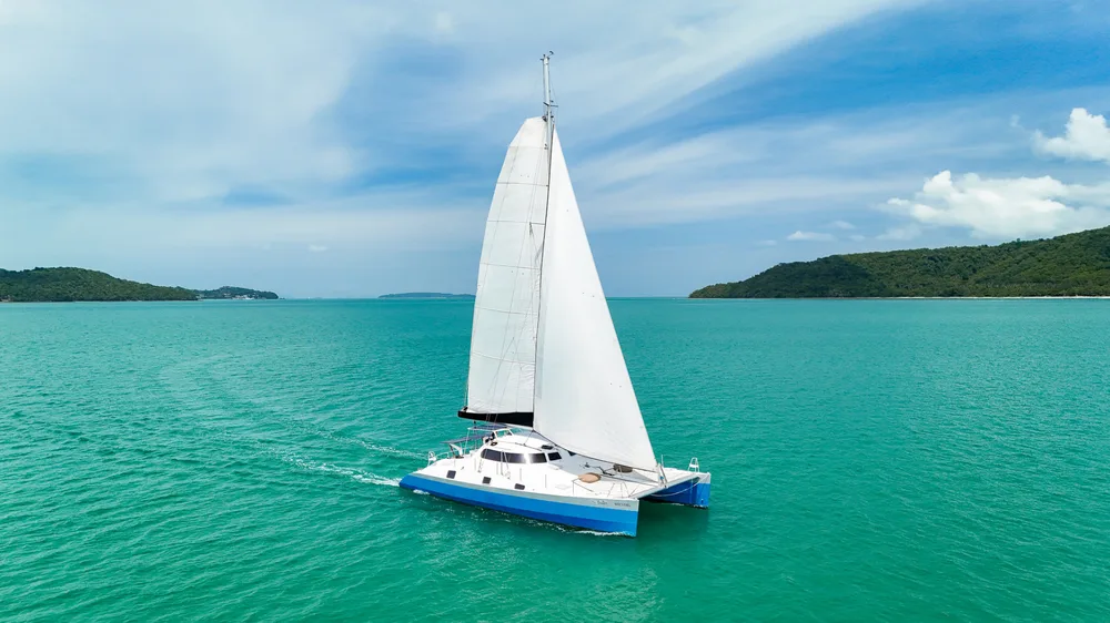 Mumby Sailing Catamaran 48ft exterior photo