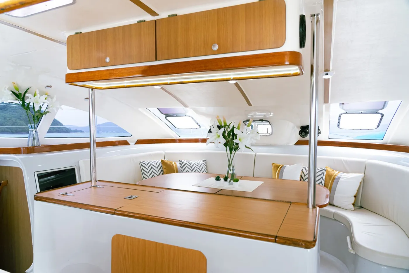 Nautitech Sailing Catamaran 47ft photo 5