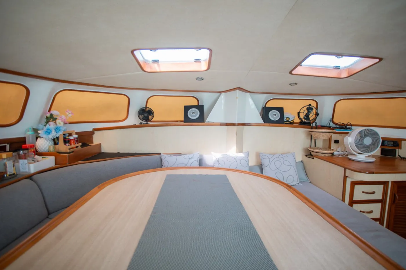 Mumby Sailing Catamaran 48ft photo 2