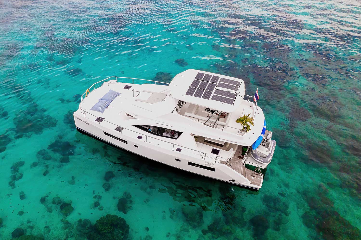 Leopard Power Catamaran 51ft exterior photo