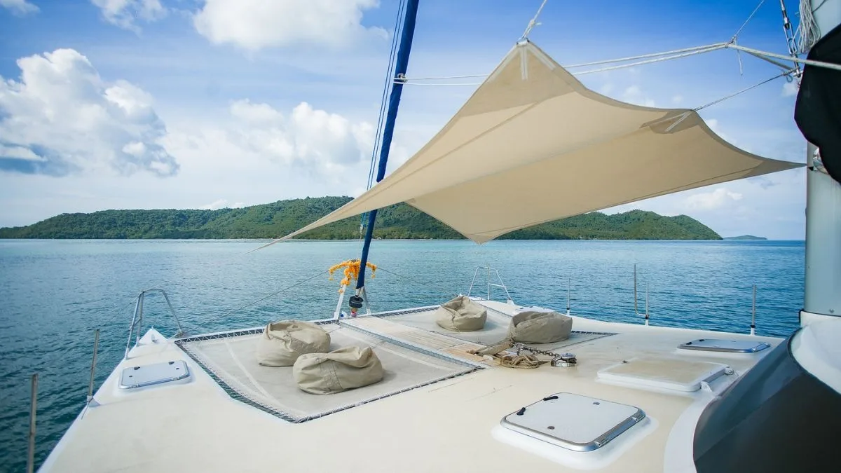 Mumby Sailing Catamaran 48ft photo 3