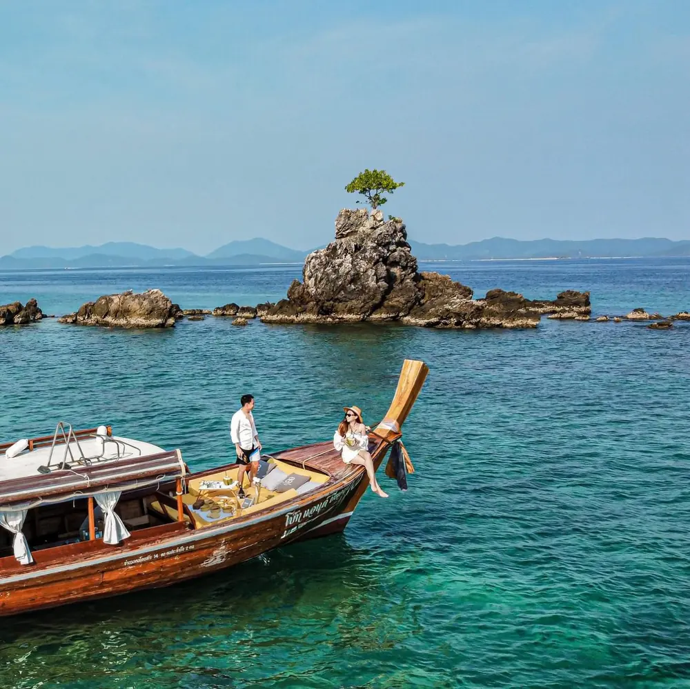 Private Luxury Longtail exterior photo