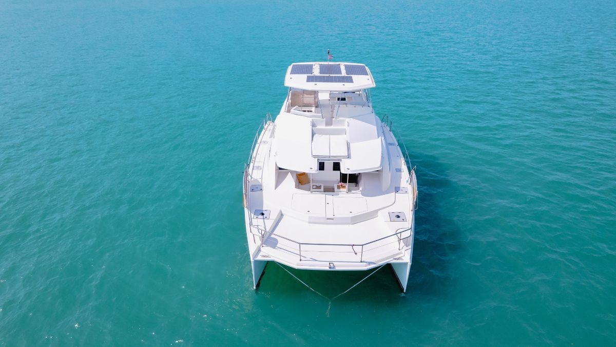 Leopard Power Catamaran 51ft exterior photo