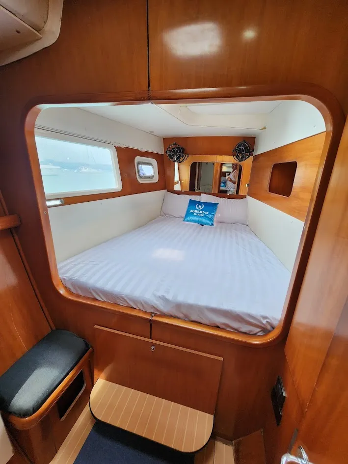 Lagoon Sailing Catamaran 44ft photo 5