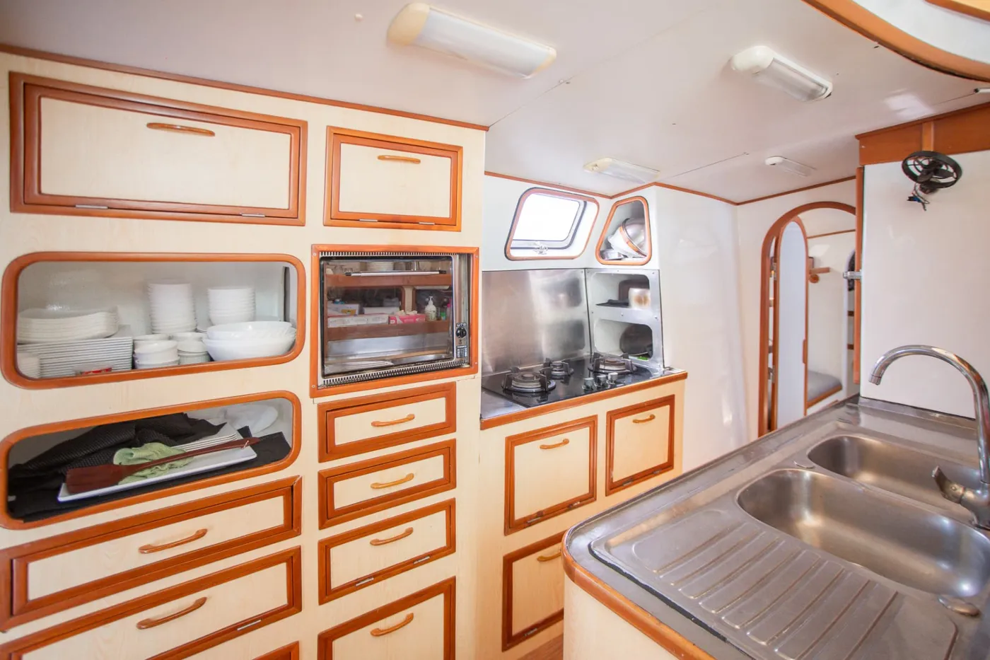 Mumby Sailing Catamaran 48ft photo 4